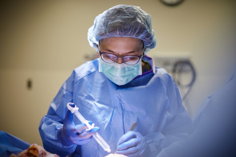 Choosing the Right Plastic Surgery Doctor for Your Needs