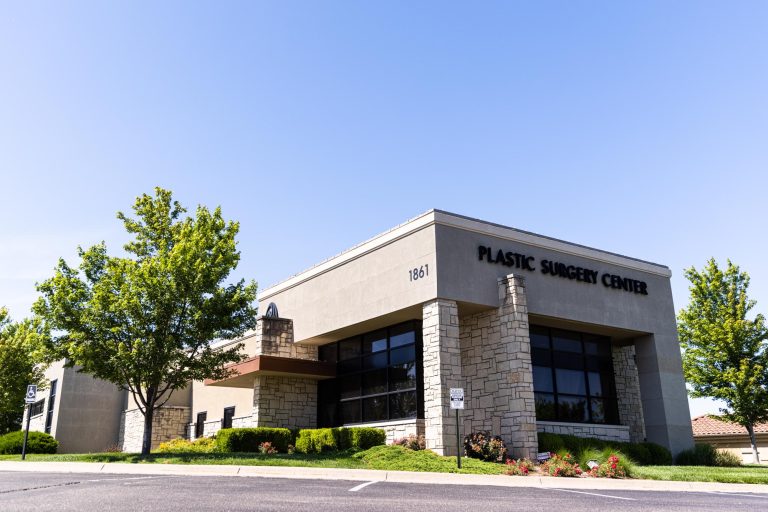 Plastic surgery center: What to expect during your consultation